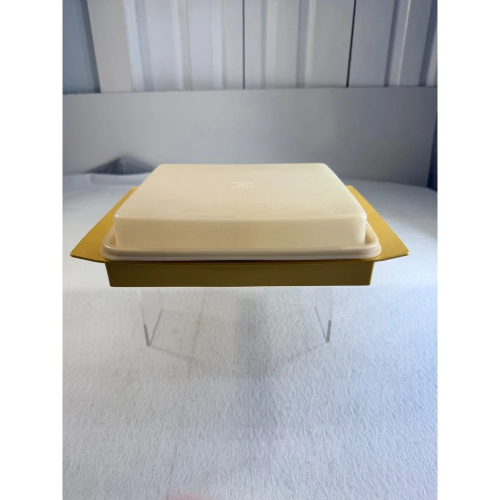 Vintage Tupperware Deviled Egg Keeper Carrier Tray Yellow 16 Egg Serving Set